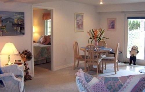 Queen Room interior